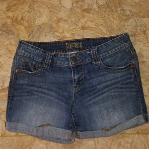 Decree Rollup Jean Shorts